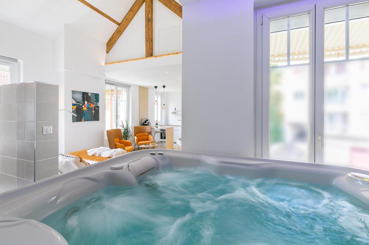 Relax Spa, Avec Jacuzzi A Діжон Екстер'єр фото